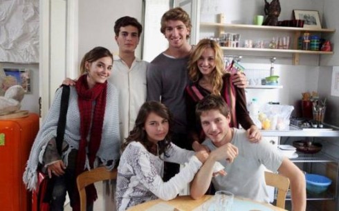 ASCOLTI TV DI DOMENICA 18 DICEMBRE 2011: VINCE TUTTI PAZZI PER AMORE (16.73% – 20.14%), REPORT AL 12.32% SUPERA ANCORA DISTRETTO (10.34%). NELLE 24ORE CANALE5 SOTTO L’11%, DOMENICA5 SPROFONDA