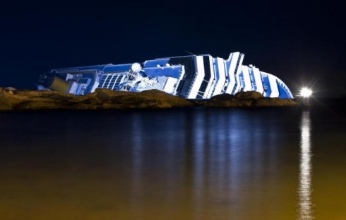 IL TELECOMANDO, LA GUIDA TV DI DM: 18 GENNAIO 2012. PORTA A PORTA E CHI L’HA VISTO SUL NAUFRAGIO DELLA CONCORDIA. LA TERZA DEL TREDICESIMO APOSTOLO SU CANALE 5.