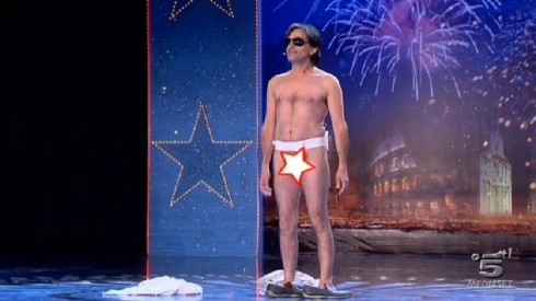 ITALIA’S GOT TALENT 2012, SECONDA PUNTATA: LA NUDA VERITA’ DI GIULIO BUFO TRA VISTI E RIVISTI. MARIA PIANGE, RUDY SEMPRE PIU’ PERSONAGGIO
