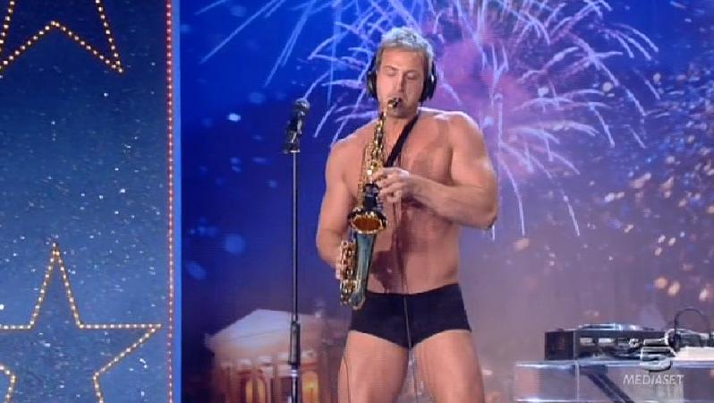 ITALIA’S GOT TALENT, PRIMA PUNTATA: PROMOSSI BELEN RODRIGUEZ E LO SPIRITO DEI GIUDICI. MA IL MONTAGGIO E’ SOTTOTONO