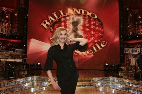 BALLANDO CON LE STELLE 8 AL VIA SULLA SCIA DELLA POLEMICHE. PER MILLY CARLUCCI IL SEGRETO DEL PROGRAMMA E’ IL CAST