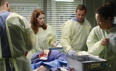 ASCOLTI SATELLITE DI LUNEDI 16 GENNAIO 2012: GREY’S ANATOMY A 410 MILA SPETTATORI, NAPOLI-BOLOGNA A 750 MILA