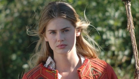 ASCOLTI TV DI MARTEDI 10 GENNAIO 2012: VINCE LA FIGLIA DEL CAPITANO (5,5 MLN – 20%). IL 17.5% PER IL RITORNO DI BALLARO’, LA PRIMA DI WILD SFIORA L’11%. LA VITA IN DIRETTA TOCCA IL 27%