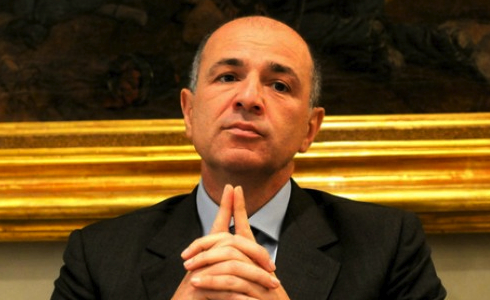 SOSPESO UFFICIALMENTE IL BEAUTY CONTEST, NIENTE PIU’ FREQUENZE IN REGALO