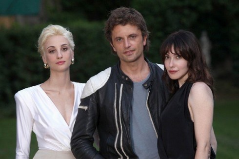 ASCOLTI TV DI MARTEDI 21 FEBBRAIO 2012: VINCE A FARI SPENTI NELLA NOTTE (4.9MLN – 17.64%). MALISSIMO IL FILM SCUSA MA TI VOGLIO SPOSARE (11.35%), BATTUTO DA BALLARO’ (13.66%)