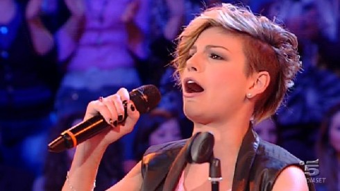 EMMA CELEBRA MARIA CON IL LEONCINO DI SANREMO. MA LA “PACCHIA” E’ FINITA (AMOROSO PERMETTENDO)