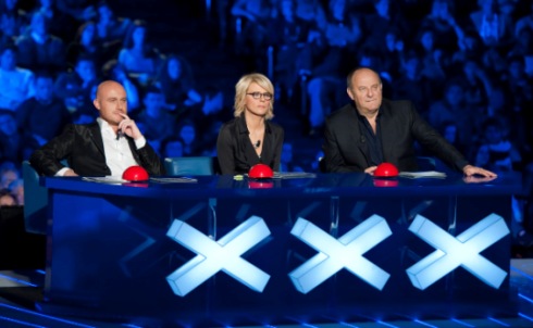 ASCOLTI TV DI SABATO 4 FEBBRAIO 2012: BOOM PER ITALIA’S GOT TALENT CHE SFONDA IL MURO DEGLI 8 MLN (31.97%), BALLANDO NON MOLLA (22.37%). LA DANDINI CALA ANCORA (3.39%), LA GUZZANTINA CONTINUA A FLOPPARE (2.98%)