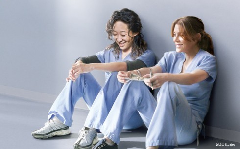 ASCOLTI SATELLITE DI LUNEDI 6 FEBBRAIO 2012: SKY IN PRIME TIME ALL’8.6%. BENE GREY’S ANATOMY CON 539.003 SPETTATORI