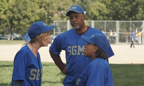 ASCOLTI SATELLITE DI LUNEDI 20 FEBBRAIO 2012: GREY’S ANATOMY SFIORA I 500.000 SPETTATORI, IL CIGNO NERO SI FERMA A 385.000.