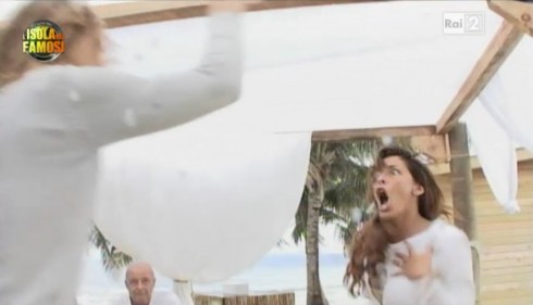 ISOLA DEI FAMOSI 9 vs GRANDE FRATELLO 12: LA SFIDA DI LUNEDI’ CLAMOROSAMENTE IN BILICO. CHI LA SPUNTERA’?