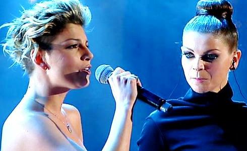 FESTIVAL DI SANREMO 2012: ALESSANDRA ED EMMA INSIEME (NON E’ L’INFERNO)