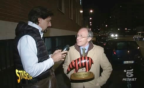 STRISCIA LA NOTIZIA, TAPIRO A CARLO PELLEGATTI CHE AMMETTE: ‘UNA FIGURACCIA’