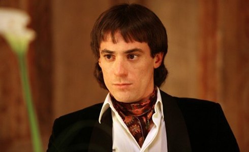 FACCIA D’ANGELO: TRA LE POLEMICHE ARRIVA SU SKY LA MINISERIE CON ELIO GERMANO