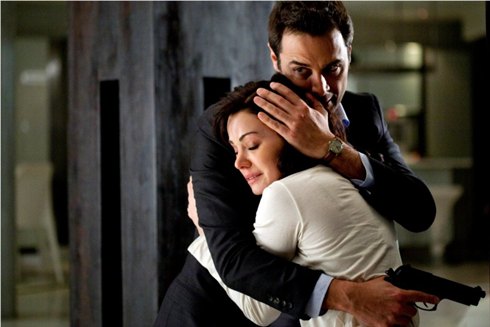 ASCOLTI TV DI MERCOLEDI 14 MARZO 2012: 7,3 MLN PER IL SOGNO INFRANTO DEL NAPOLI IN CHAMPIONS (26%). IL GIALLO “GEMELLE” SI FERMA AL 10.81%. 1 MLN PER IL RITORNO DELLA GUZZANTI SU LA7 (4.43%)