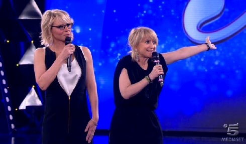 LUCIANA LITTIZZETTO AD AMICI 11: “IO E MARIA NON ABBIAMO LITIGATO”