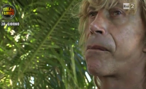 ENZO PAOLO TURCHI VUOLE ABBANDONARE L’ISOLA DEI FAMOSI 9