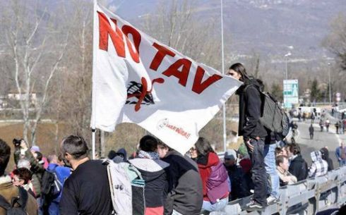 SERVIZIO PUBBLICO: SU CIELO SANTORO PRESENTA “LA VALLE E’ MIA”, LO SPECIALE SULLA PROTESTA NO TAV