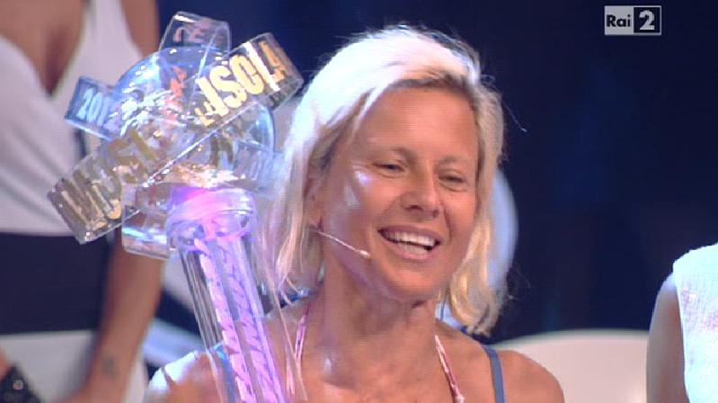 ANTONELLA ELIA A DM: “DITEMI CHE SONO PAZZA MA NON CHE HO DATO SCHIAFFI O SPINTONI, E’ UNA CALUNNIA”