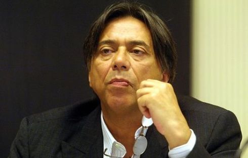 CARLO FRECCERO SOSPESO PER LA TELEFONATA A LIBERO SU FISICA O CHIMICA. IL DIRETTORE: FARO’ RICORSO