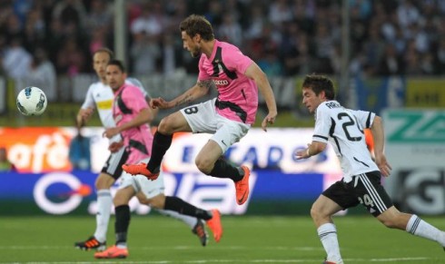 ASCOLTI SATELLITE DI MERCOLEDI 25 APRILE 2012: 1,5MLN IN PRESERALE PER IL DUELLO A DISTANZA TRA MILAN E JUVE (9.4%)