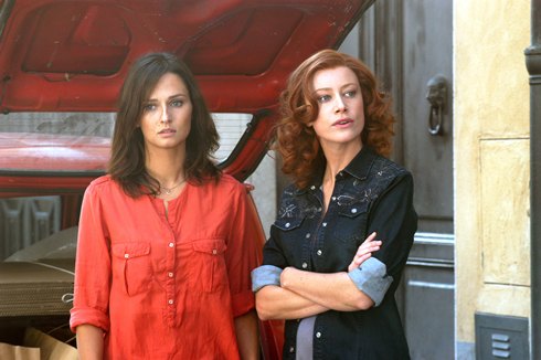 ASCOLTI TV DI MERCOLEDI 11 APRILE 2012: LE TRE ROSE DI EVA VINCE E CONFERMA I 5MLN (17.52%). MALE VESPA (10.10%) BATTUTO DA LE IENE (12.54%) E CHI L’HA VISTO (10.17%)