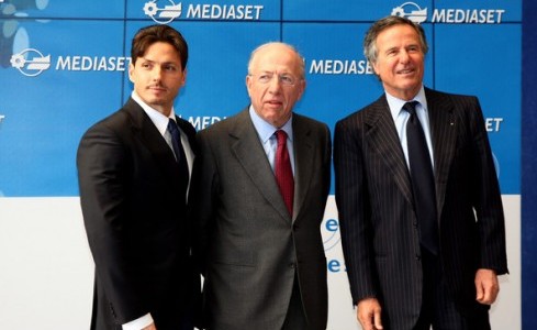 BERLUSCONI JR.: “DE FILIPPI A SKY E’ FANTAMERCATO”. POSSIBILE SOSPENSIONE DEL GF.