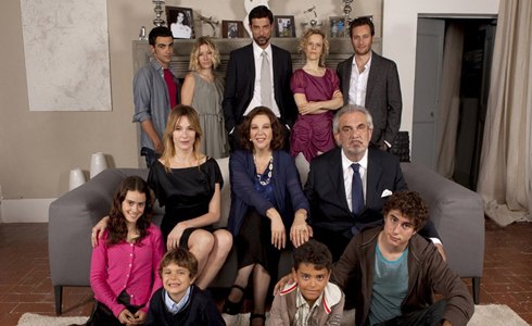 UNA GRANDE FAMIGLIA: DA QUESTA SERA SU RAI1 LE VICENDE DI CASA RENGONI, CON SANDRELLI, GASSMAN E ROCCA