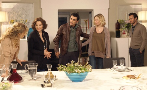 IL TELECOMANDO, LA GUIDA TV DI DM: 15 APRILE 2012. IL DEBUTTO DI UNA GRANDE FAMIGLIA CONTRO TITANIC