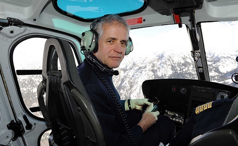 ISOLA DEI FAMOSI 9: ROBERTO FORMIGONI CONCEDE AI FINALISTI L’ELIPORTO DELLA REGIONE. E’ POLEMICA