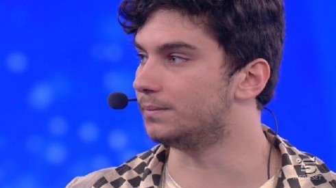 AMICI 11: ELIMINATO JONATHAN DANTE GERLO. SUGLI SCUDI NUNZIO E GERARDO (CHE SALE 3-0 CONTRO LA DI MICHELE)