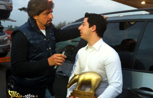 TAPIRO D’ORO A RENZO BOSSI. IL TROTA A STRISCIA: MAI RICEVUTO SOLDI DELLA LEGA