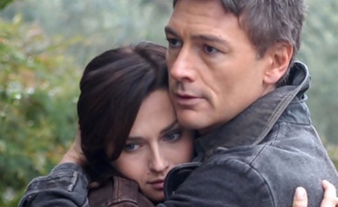 LE TRE ROSE DI EVA: L’AMORE PER AURORA DIVIDE ALESSANDRO E EDOARDO