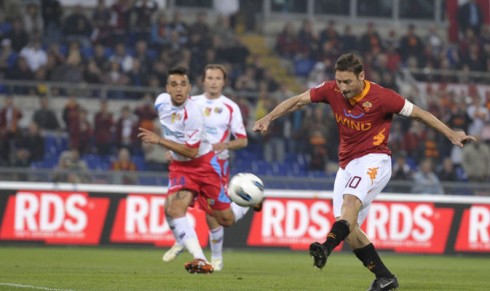 ASCOLTI SATELLITE DEL 5 MAGGIO 2012: L’ANTICIPO ROMA-CATANIA NON VA OLTRE I 935.000 SPETTATORI (3.8%)