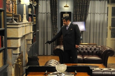 ASCOLTI TV DI GIOVEDI 17 MAGGIO 2012: NERO WOLFE (20%) BATTE BENVENUTI A TAVOLA (18.64%). BENE MISTERO AL 9.6%, DISASTRO ITALIA COAST2COAST