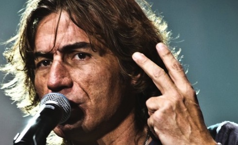 MUSICA SUL 2: RIPARTE IL VIAGGIO DI RAI2 TRA I CANTANTI. STASERA “SOTTO BOMBARDAMENTO” CON LIGABUE