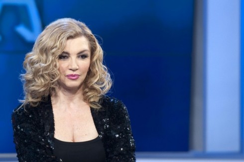TERREMOTO: MILLY CARLUCCI PROPONE ALLA RAI UNA SERATA IN EMILIA