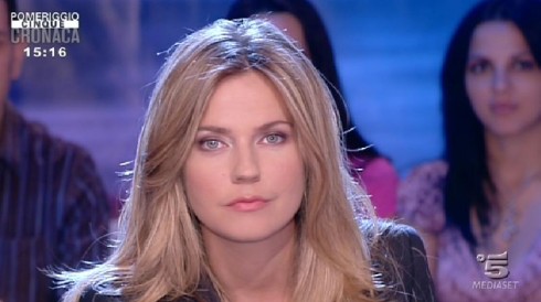 ALESSANDRA VIERO: “IO E LA D’URSO SIAMO FIN TROPPO DIVERSE E ANCHE IL PROGRAMMA LO E'”