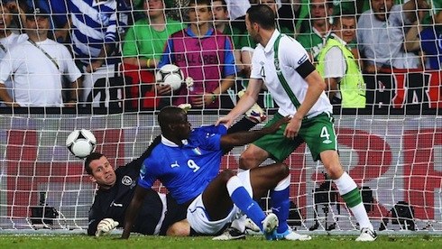 ASCOLTI TV DI LUNEDI 18 GIUGNO 2012: BOOM PER ITALIA-IRLANDA CHE SFIORA I 20MLN (67.6%). IL FILM DI CANALE 5 AL 4.92%. RAISPORT 1 SECONDA RETE IN PRIME TIME (7.01%)