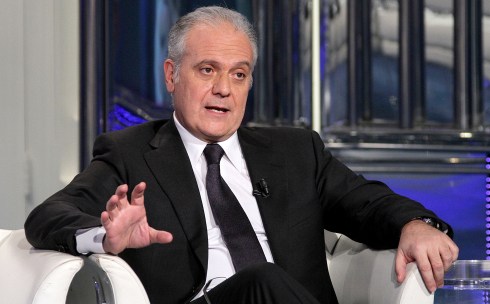 RAI1, MAURO MAZZA DIFENDE GLI ASCOLTI DELLA RETE E ‘SCARICA’ FERRARA