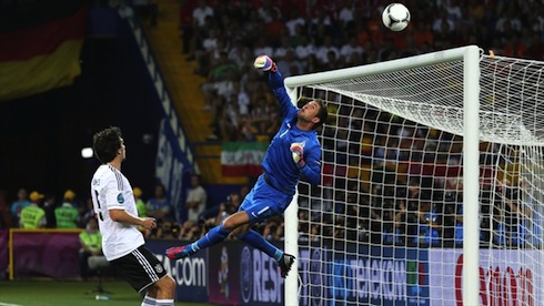 ASCOLTI TV DI MERCOLEDI 13 GIUGNO 2012: OLANDA-GERMANIA VINCE CON 7MLN (26.9%). LE TRE ROSE DI EVA TIENE AL 20.18%, CHI L’HA VISTO ALL’11.75%