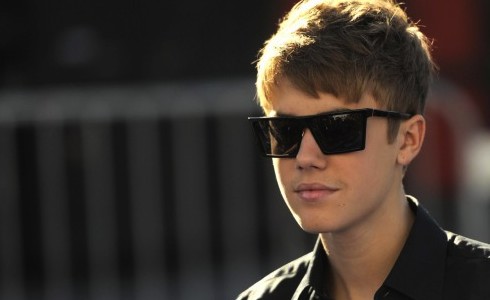 IL TELECOMANDO, LA GUIDA TV DI DM: 7 GIUGNO 2012. FRECCERO E BONOLIS OSPITI DELL’ULTIMA PUNTATA DI SERVIZIO PUBBLICO