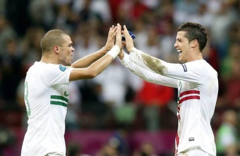 ASCOLTI TV DI GIOVEDI 21 GIUGNO 2012: 7,5 MILIONI PER REPUBBLICA CECA-PORTOGALLO (32.95%). SATURNO CONTRO AL 10.82%, MISTERO ALL’11.03%