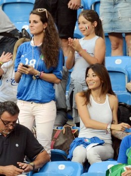 COLPI DI SOLE/2: TUTTI PAZZI PER LE WAGS, CARLO CONTI FINALMENTE SPOSO, I MODA’ ALL’ARENA DI VERONA IL 16/9