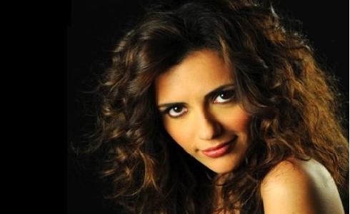 SERENA ROSSI CONTESA DA RAI E MEDIASET: TRA POLIZIESCHI E SERIE IN COSTUME, IN ARRIVO UN POKER DI FICTION