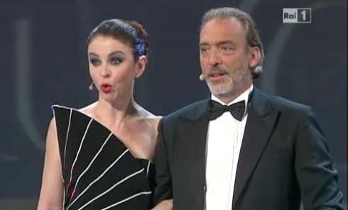 ASCOLTI TV DI SABATO 14 LUGLIO 2012: BENE UNA NOTTE PER CARUSO (20.43%). SOLO IL 10.86% PER IL PRINCIPE E IL PIRATA. TECHETECHETE’ (19.72%) STACCA VELINE (15.96%)