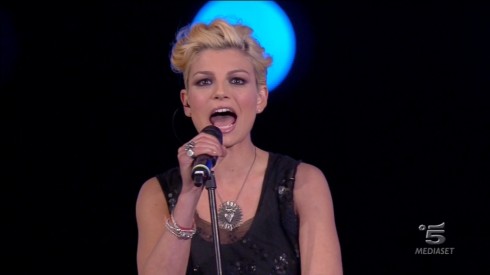 EMMA: “TRASMESSO IN DIFFERITA DA MEDIASET IL CONCERTO CON ALESSANDRA AMOROSO. RIPARTECIPARE AD AMICI? CI DEVONO ESSERE DELLE GARANZIE…”