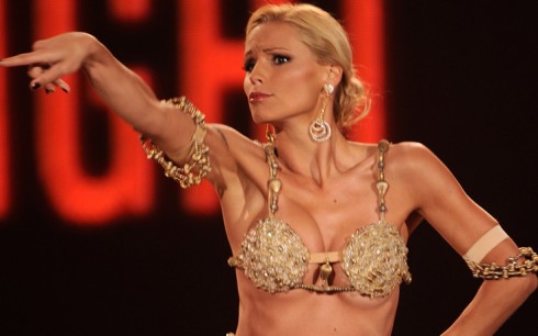 MICHELLE HUNZIKER VUOLE ‘MI SCAPPA DA RIDERE’ SU CANALE 5: “CI SARANNO OSPITI, BALLETTI, COMICI. SPERIMENTERO’ COSE NUOVE”