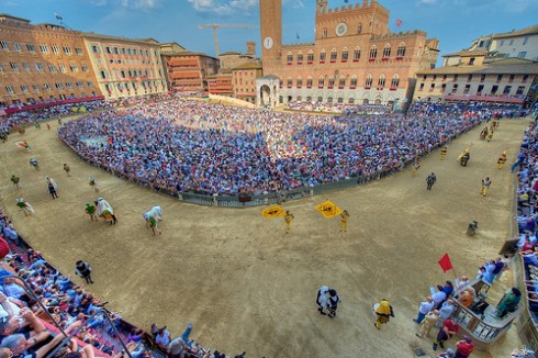 PALIO DI SIENA 2012: IN DIRETTA SU RAI 2 DALLE 18.45