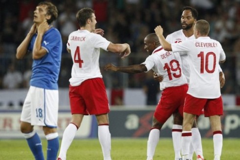 ASCOLTI TV DI MERCOLEDI 15 AGOSTO 2012: LA NAZIONALE SOTTOTONO SU RAI1 CON 3,7 MLN (26.32%). IN FONDO AL CUORE AL 14.85%