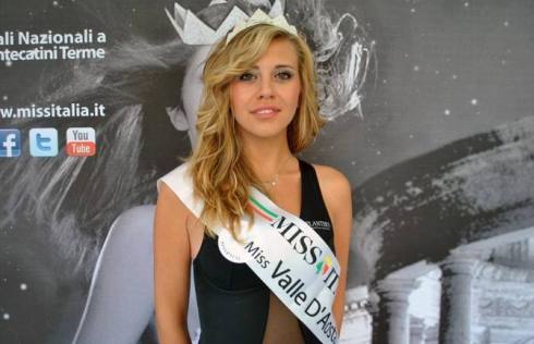 MISS ITALIA 2012: CHIARA DANESE VUOLE DIMENTICARE IL BUNGA BUNGA